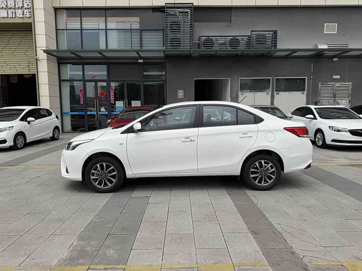 2022 Toyota Yaris L