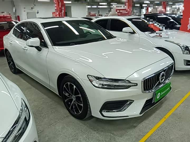 Фото 4 - Volvo S60