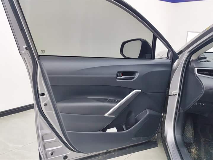 Toyota Corolla Cross 2024 2024款 2.0L 智能电混双擎 先锋版