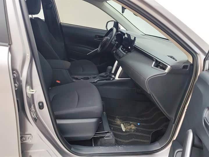 Toyota Corolla Cross 2024 2024款 2.0L 智能电混双擎 先锋版