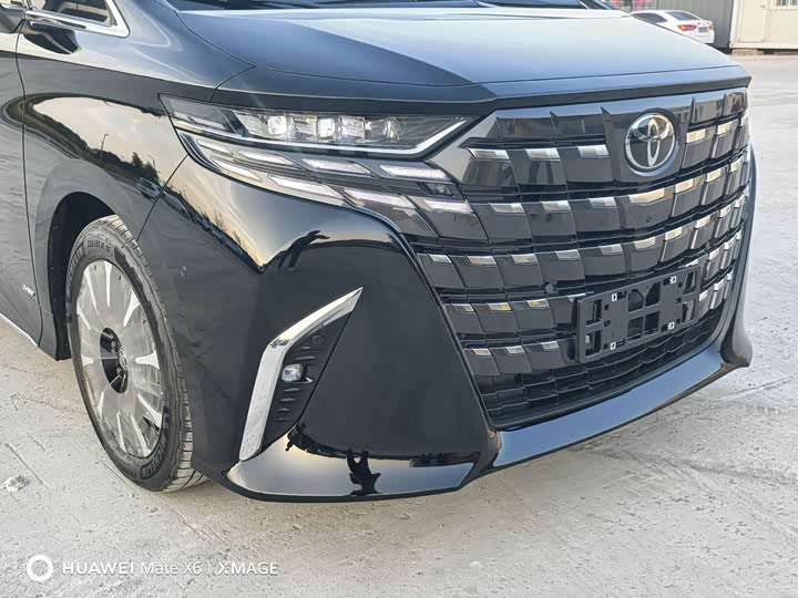 Фото 3 - Toyota Alphard