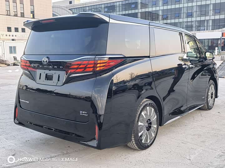 Фото 7 - Toyota Alphard