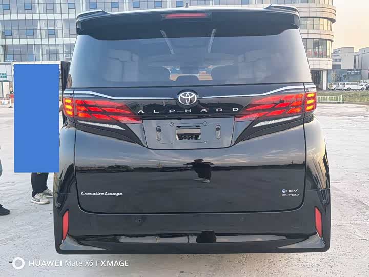 Фото 8 - Toyota Alphard