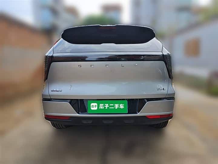 Фото 4 - Geely Atlas L