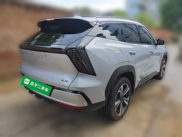Фото 5 - Geely Atlas L