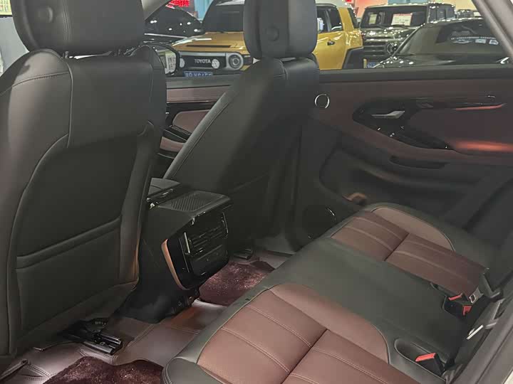 Land Rover Range Rover Evoque L 2026 2026款 揽胜极光 L SE