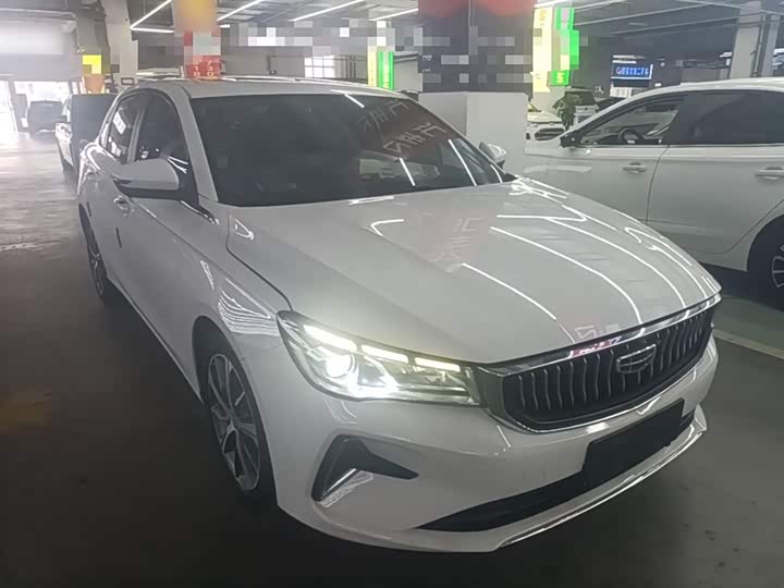 Фото 4 - Geely Emgrand