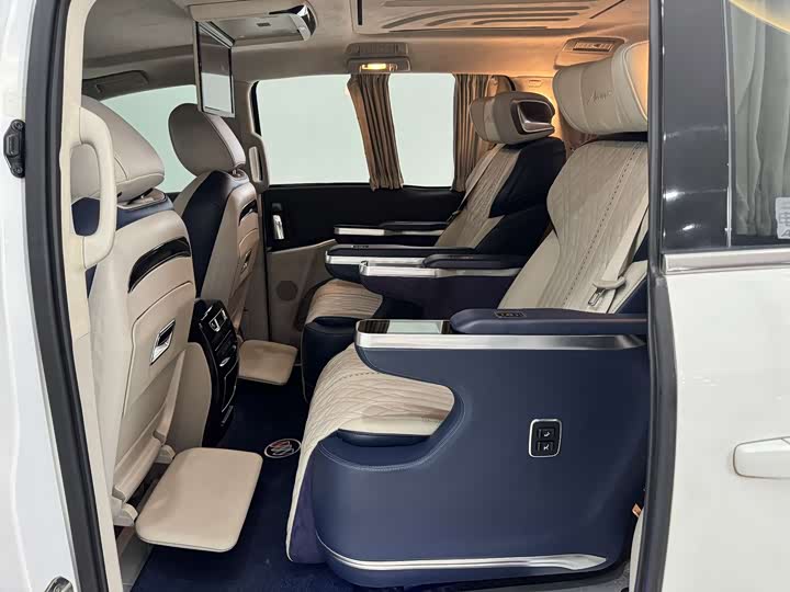 Фото 5 - Buick GL8 ES