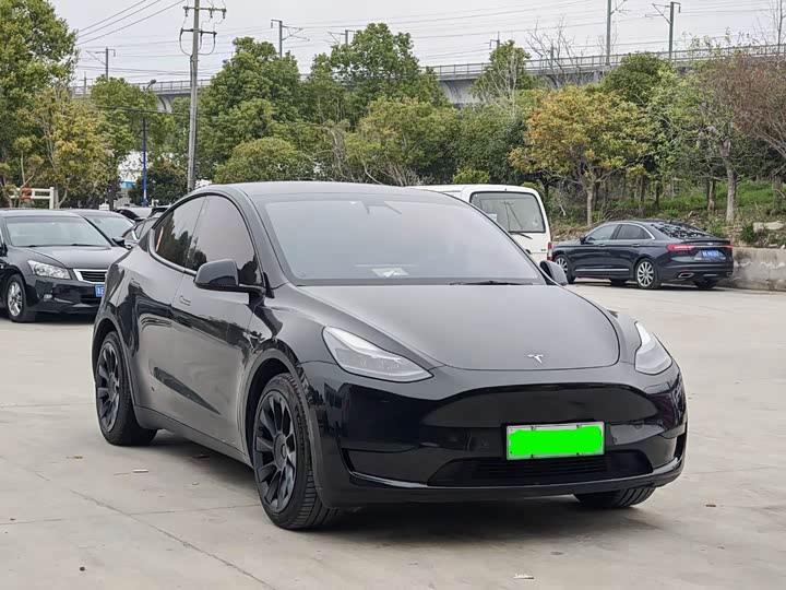 Zdjęcie 3 - Tesla Model Y