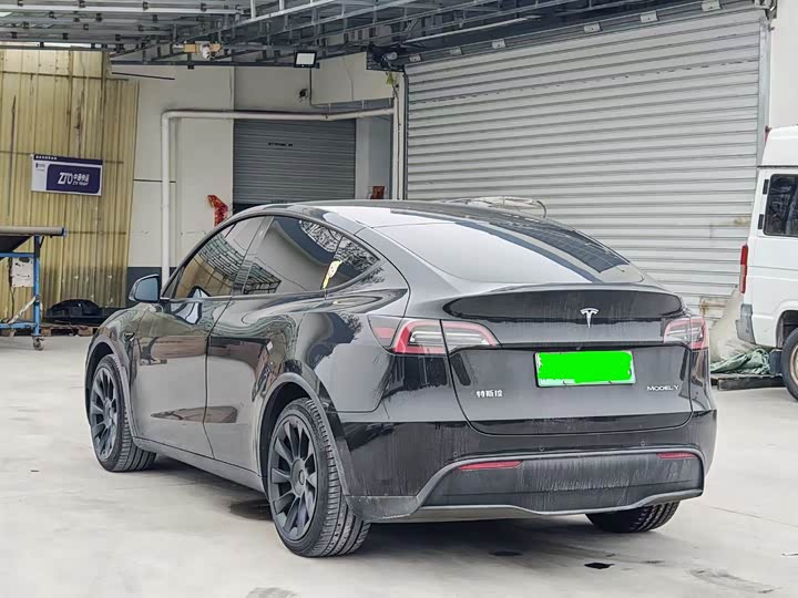 Zdjęcie 7 - Tesla Model Y