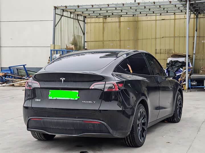Zdjęcie 9 - Tesla Model Y