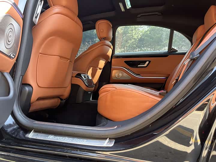 Фото 8 - Mercedes-Benz S-Class
