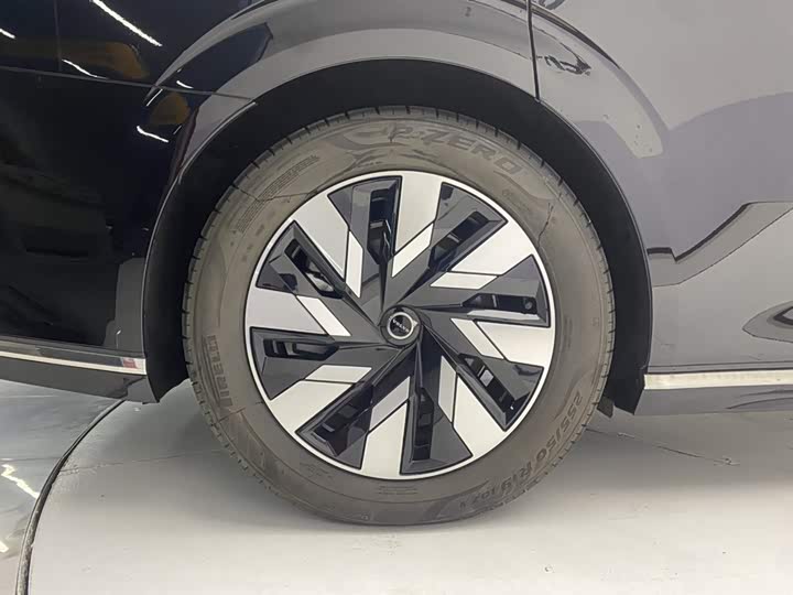Volvo EM90 2025 2025款 Ultra 六座