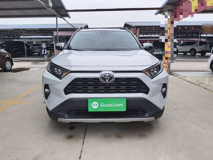 Фото 3 - Toyota RAV4