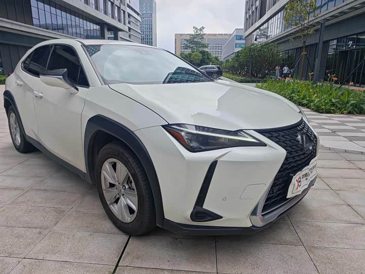 Lexus UX 2022 2022款 260h 探·趣版