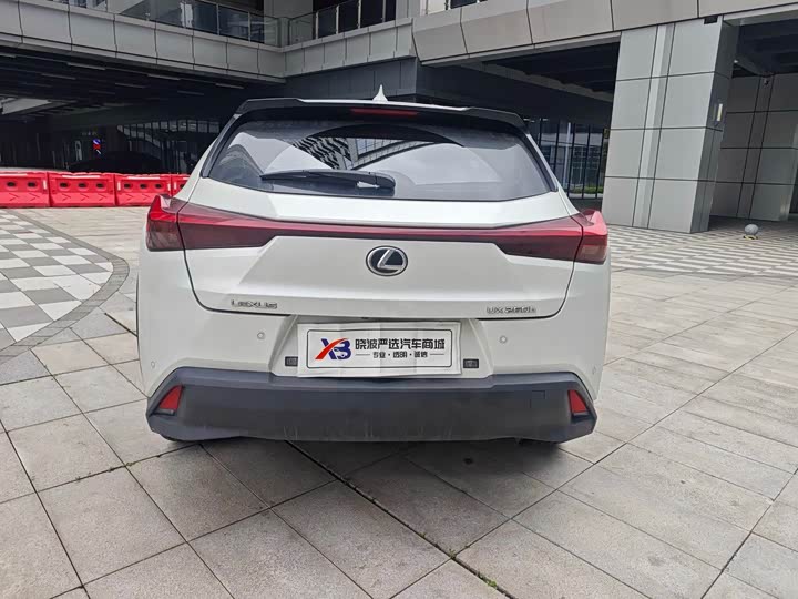 Lexus UX 2022 2022款 260h 探·趣版