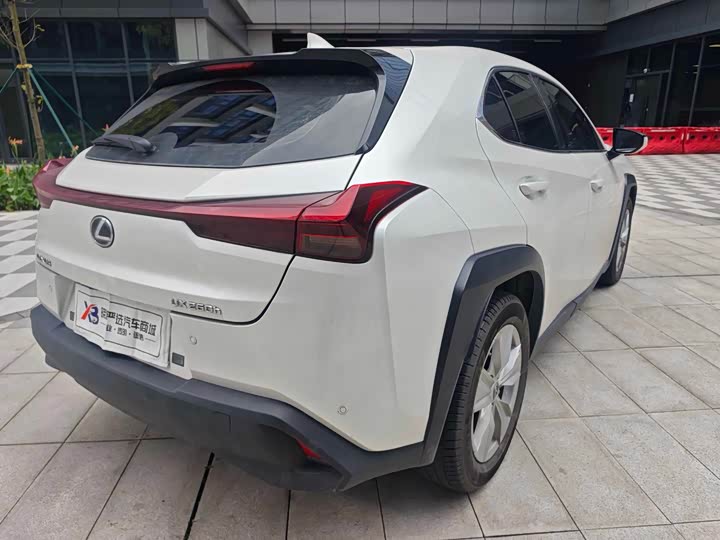 Lexus UX 2022 2022款 260h 探·趣版