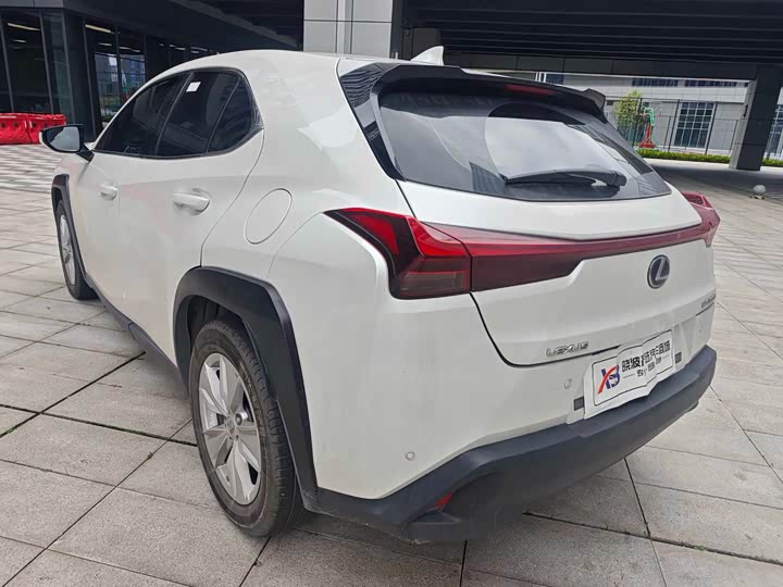 Lexus UX 2022 2022款 260h 探·趣版