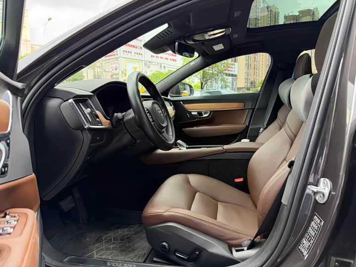 Zdjęcie 6 - Volvo S90
