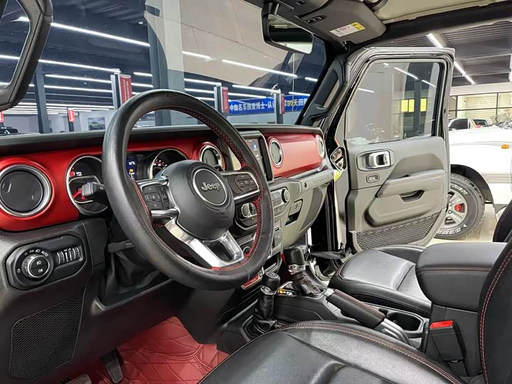 Jeep Wrangler 2021 2021款 2.0T 罗宾汉四门版