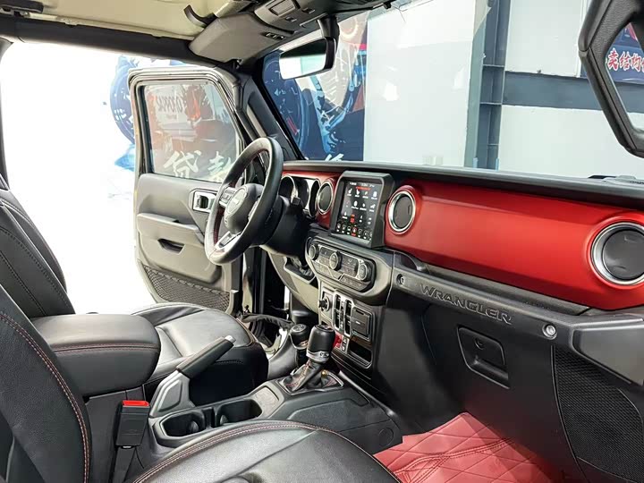 Jeep Wrangler 2021 2021款 2.0T 罗宾汉四门版
