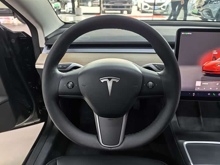 Photo 8 - Tesla Model 3