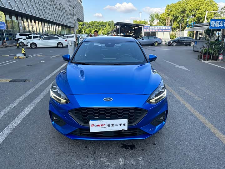 Ford Focus 2021 2021款 三厢 EcoBoost 180 自动ST Line