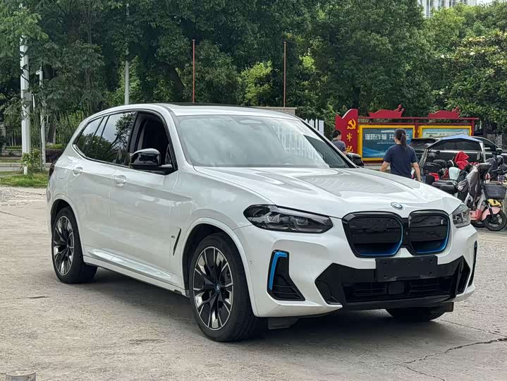 Фото 3 - BMW iX3