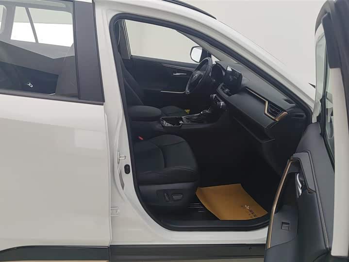 Toyota Wildlander 2024 2024款 2.0L CVT两驱豪华PLUS版