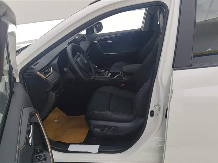 Toyota Wildlander 2024 2024款 2.0L CVT两驱豪华PLUS版