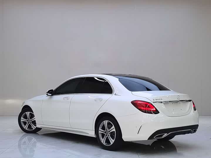Фото 6 - Mercedes-Benz C-Class