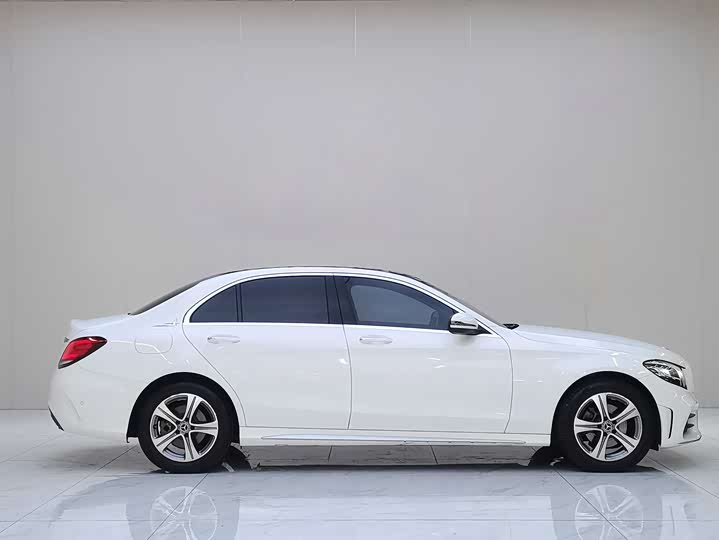 Фото 7 - Mercedes-Benz C-Class
