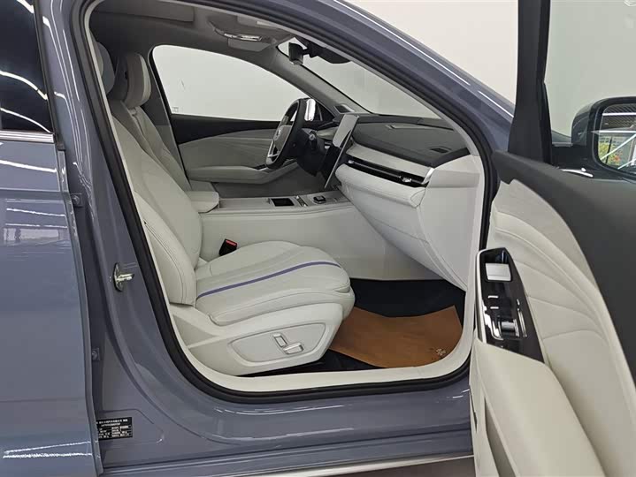 Geely Preface L 2024 2024款 油混 1.5TD 天宫版