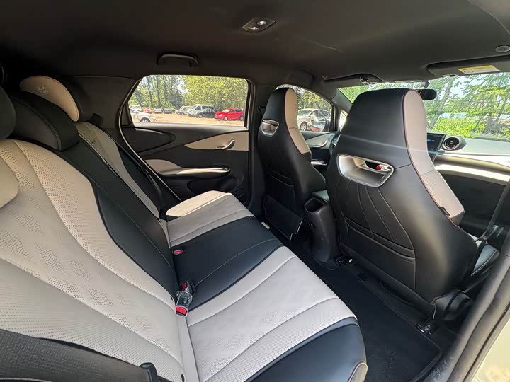 Фото 9 - BYD Dolphin