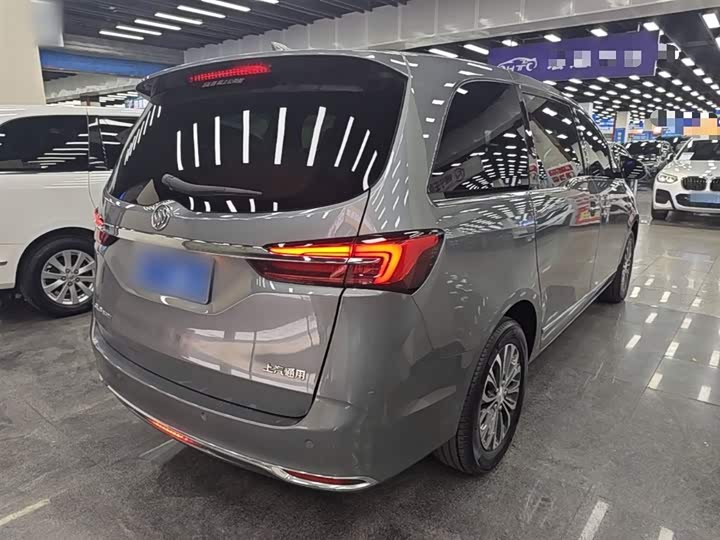 Photo 7 - Buick GL8 ES