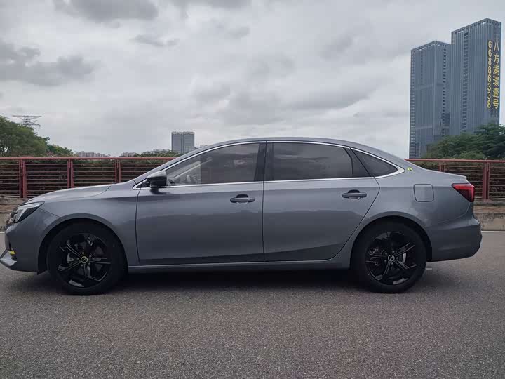 Фото 7 - Roewe i6 Max