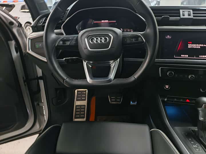 Фото 5 - Audi Q3