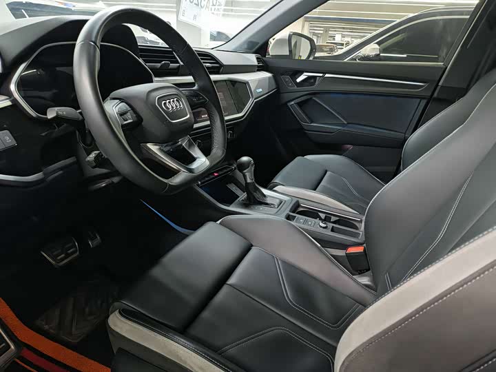 Фото 7 - Audi Q3