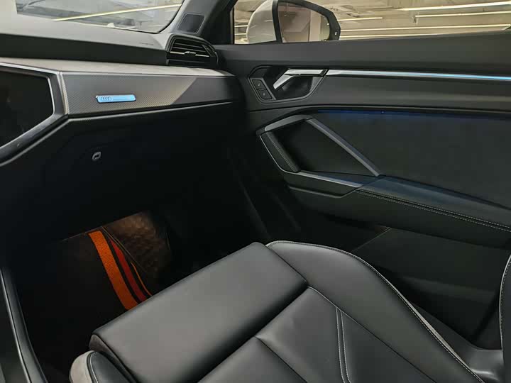 Фото 9 - Audi Q3