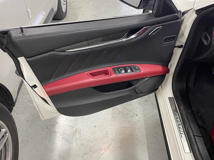 Maserati Ghibli 2021 2021款 2.0T 锋芒版