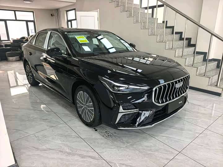Фото 2 - Geely Emgrand