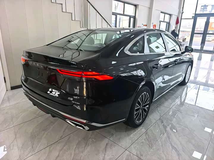 Фото 5 - Geely Emgrand
