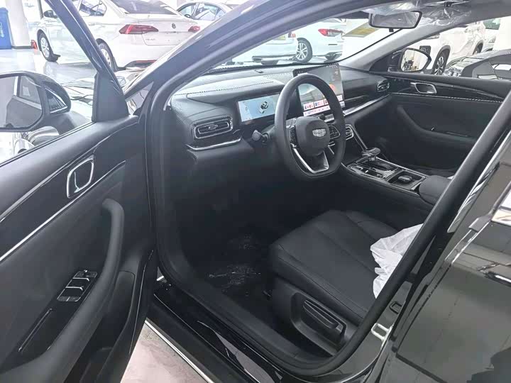 Фото 8 - Geely Emgrand
