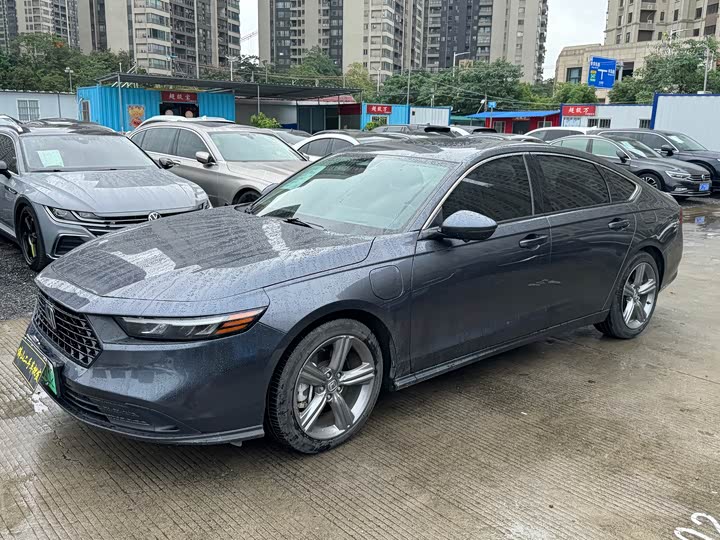 Фото 3 - Honda Accord Hybrid