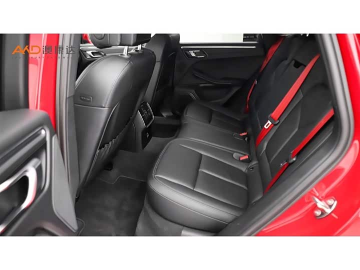 Photo 7 - Porsche Macan