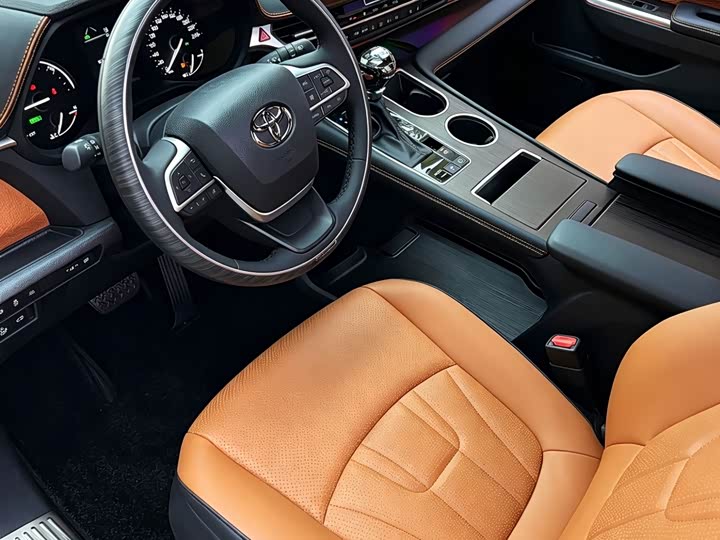 Toyota Granvia 2026 2026款 2.5L混动 豪华版