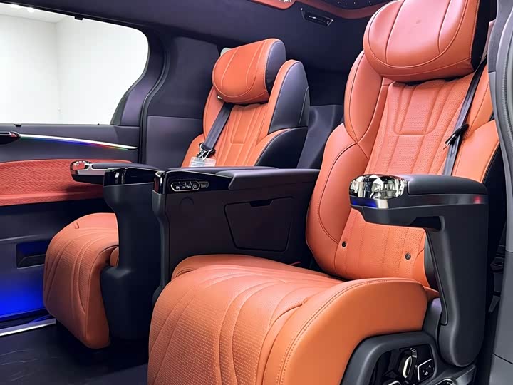 Toyota Granvia 2026 2026款 2.5L混动 豪华版