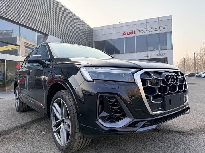 Audi Q7 2025 2025款 55 TFSI quattro S line运动型