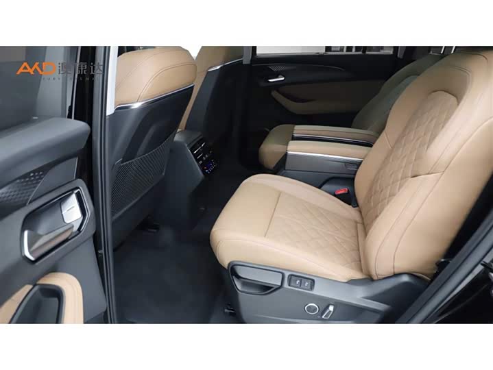 Фото 7 - Audi Q6