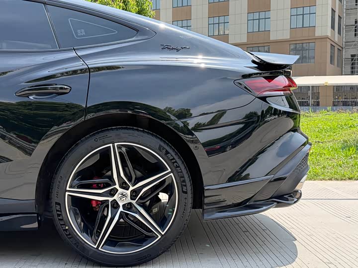 MG Motor 7 2025 2025款 2.0T Trophy+ 超级运动版